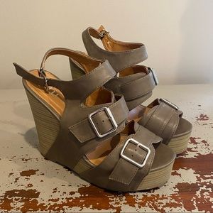 Shi by Journeys Chunky Wedge Sandals